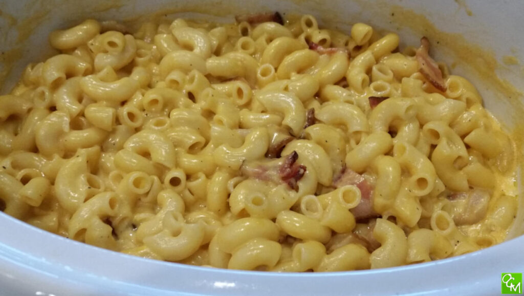 Crock Pot Mac and Cheese Recipe / Crock Pot Mac & Cheese Recipe