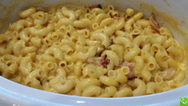 Crock Pot Mac and Cheese Recipe / Crock Pot Mac & Cheese Recipe