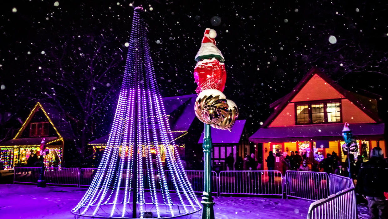 Canterbury Village Holiday Stroll Coupon Code 2024 / Holiday Stroll Discount Admission