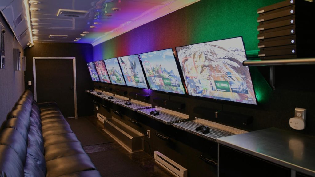 Play 1st Mobile Gaming Metro Detroit / Video Game Truck Rental