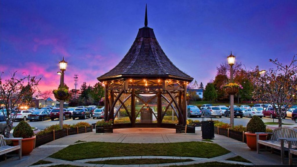 Village of Rochester Hills Gift Card Contest / WIN a Village of Rochester Hills Gift Card