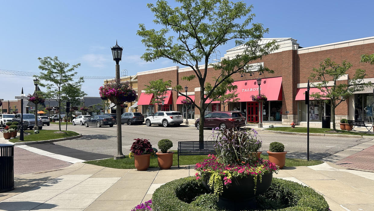 The Village of Rochester Hills Rowan Gift Card Contest Oakland