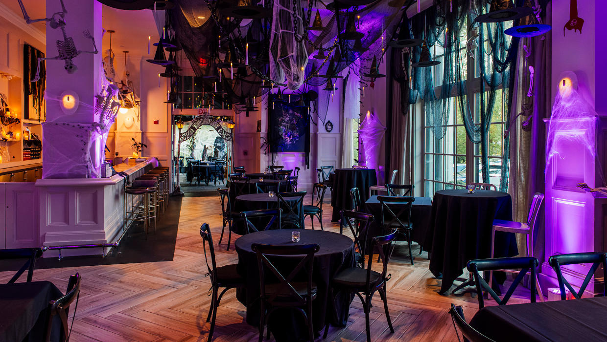 Royal Park Hotel Contest – SPOOKEASY