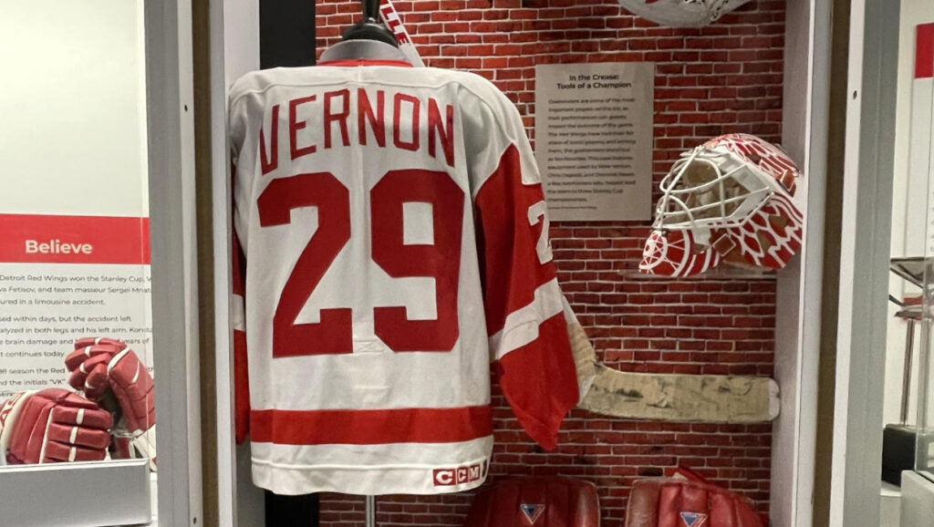 Detroit Red Wings Centennial Exhibit / Detroit Red Wings at 100 review pics info